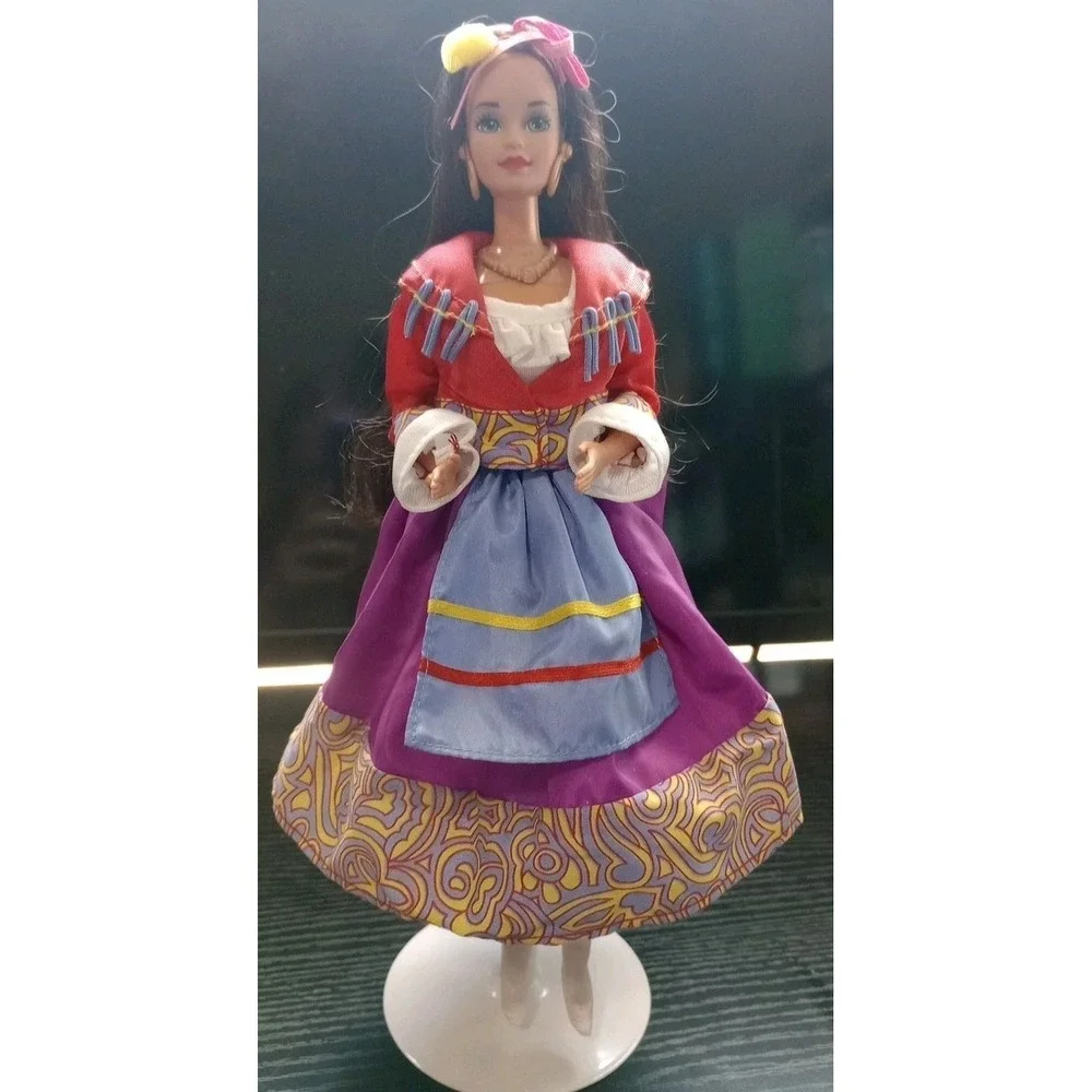 Vintage 1992 Dolls of the World Italian Barbie Mattel Brunette Folk Costume 2256